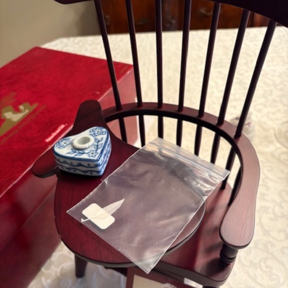 AG Felicity Merriman Windsor Writing Chair with inkwell and quill - Picture 2 of 3